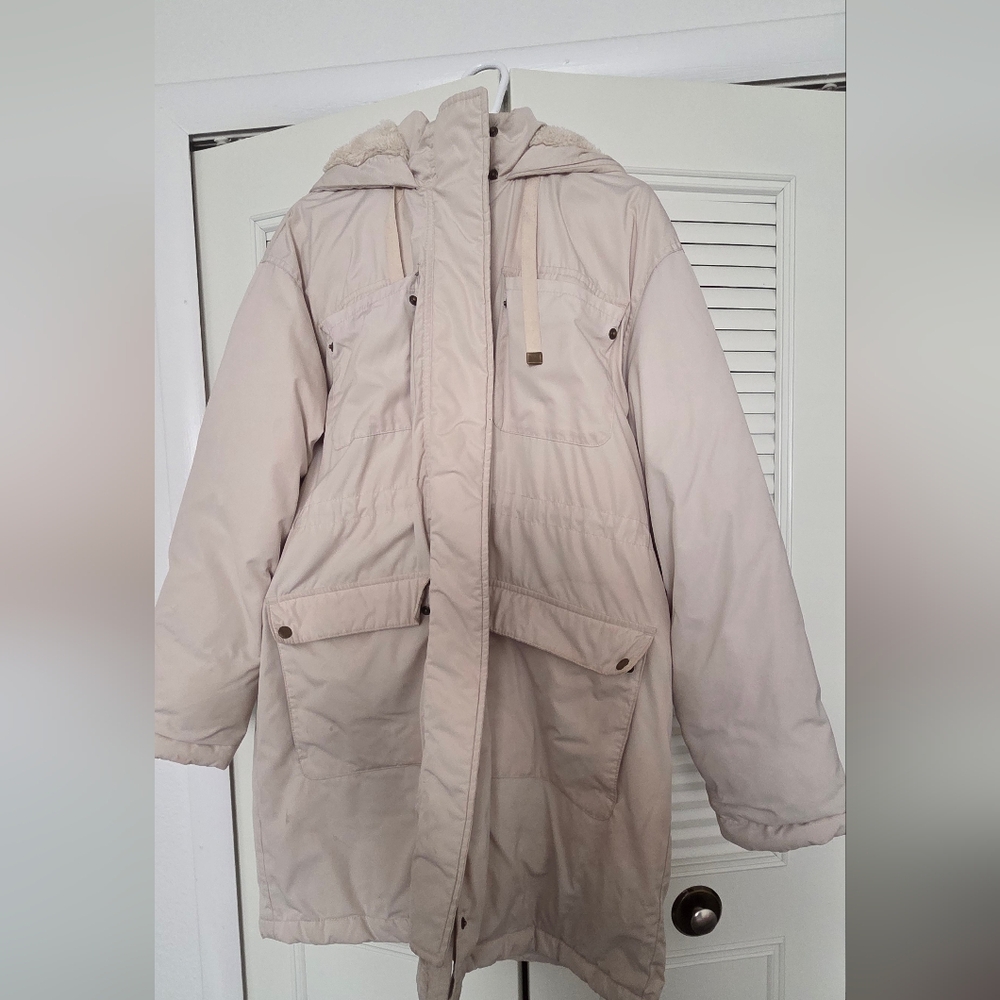 Universal Thread Women's Beige Puffer Coat